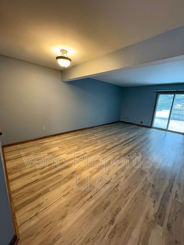 Foto del edificio - 8 Redcoat Ct