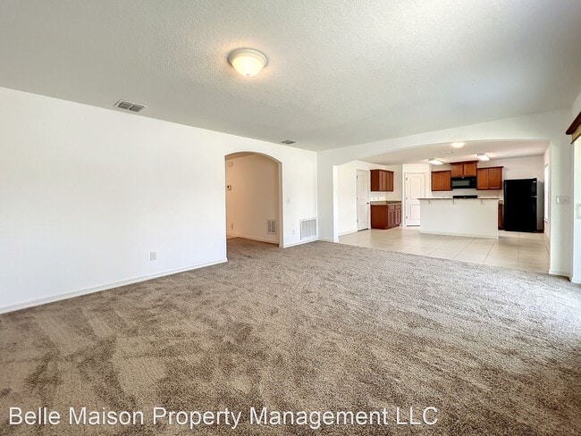 Building Photo - 4 br, 2.5 bath House - 5660 Elsinore Way