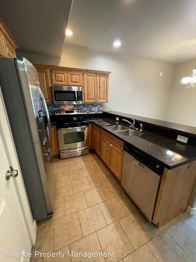 Building Photo - 3 br, 2.5 bath House - 1028 W 950 N