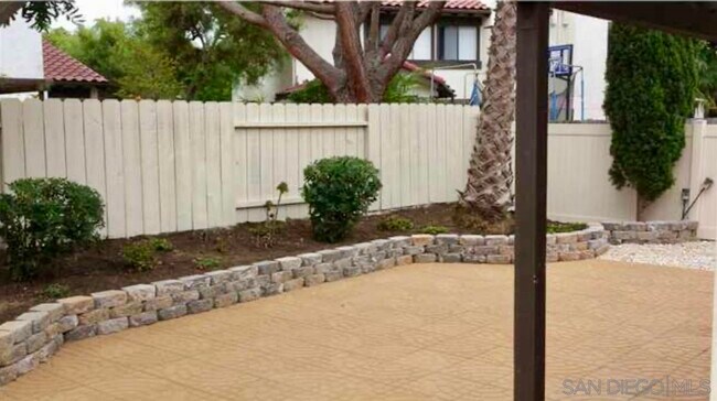 Building Photo - 2071 Sea Village Cir
