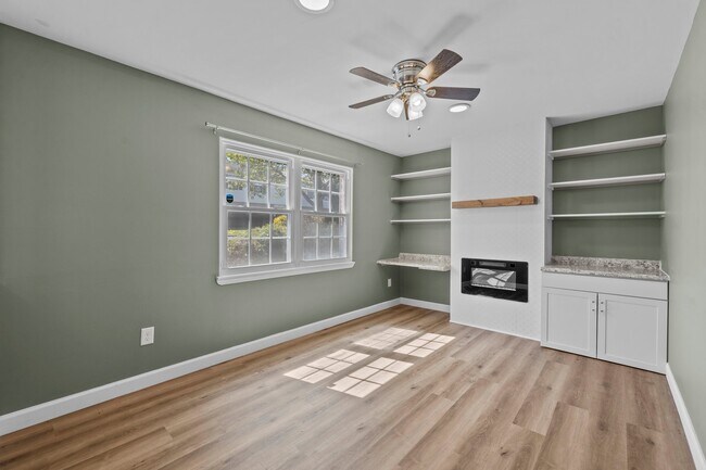 Foto del edificio - 8902 Hunter Ridge Dr
