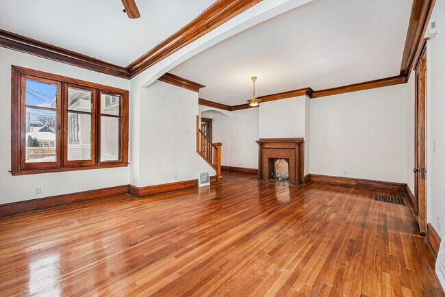 Foto del edificio - 572 Madison Ave SE