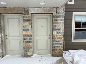 Building Photo - 4460 S 26th St