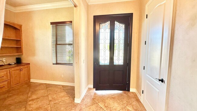 Foto del edificio - Amazing Location & Beautiful Country Livin...