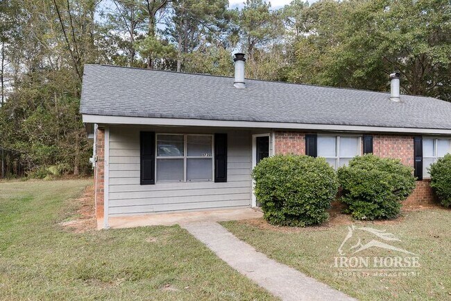 Foto del edificio - 1172 White Oak Dr