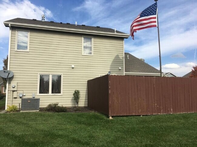 Building Photo - 4737 Larkspur Cir