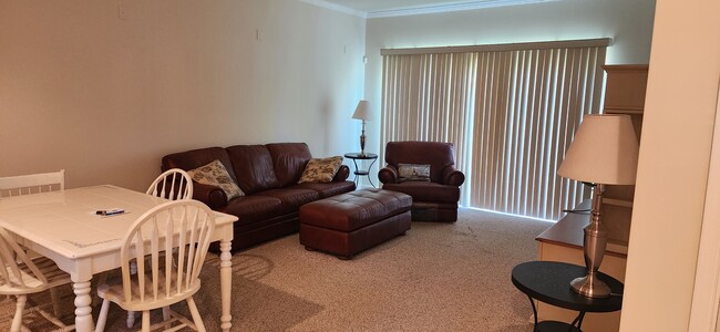 Living Room - 508 Summerset Ct