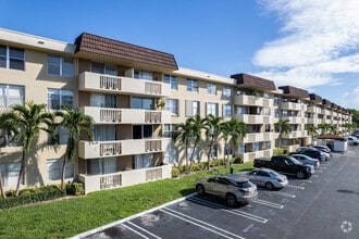 Building Photo - Bayview Palms