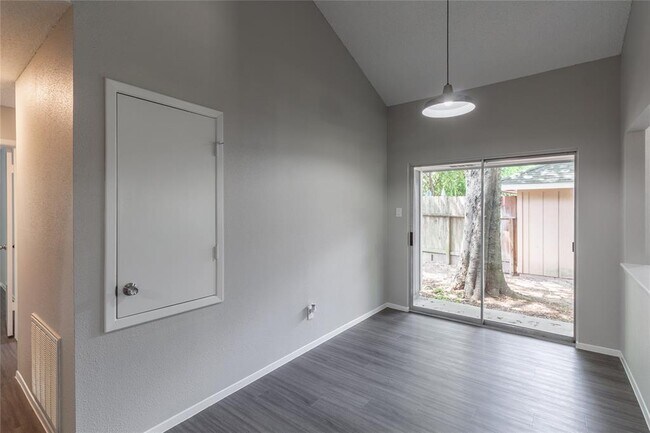 Building Photo - 3118 Lucida Ln