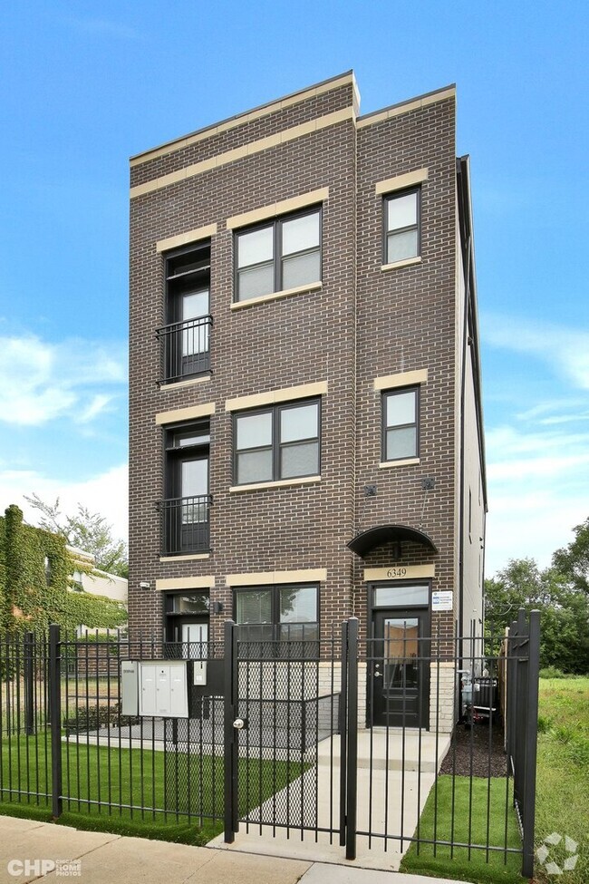 Building Photo - 857 E 63rd Pl