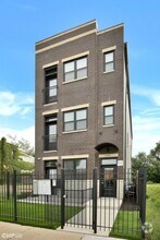 Building Photo - 857 E 63rd Pl