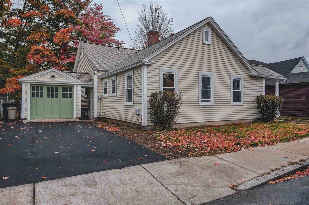 Primary Photo - 1 Oak St