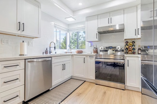 Kitchen - 22795 Lakeway Dr