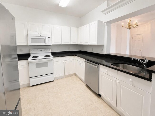 Foto del edificio - 4550 Strutfield Ln