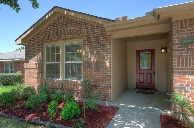 Foto del edificio - Updated 4 Bedroom 2 Bath home for Lease in...