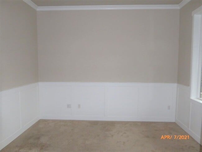 Building Photo - Beautiful Spacious 4 Bed 3 Bath Home in Co...