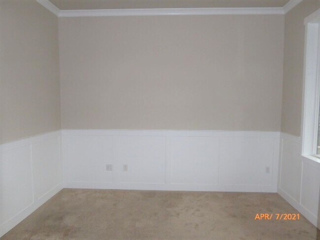 Foto del edificio - Beautiful Spacious 4 Bed 3 Bath Home in Co...