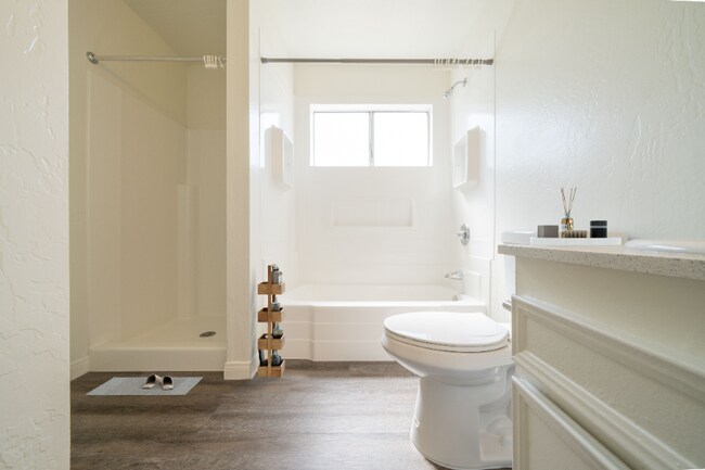 Foto del edificio - 800 E Bobier Dr