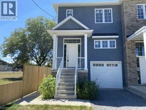 Building Photo - 18 Merigold St