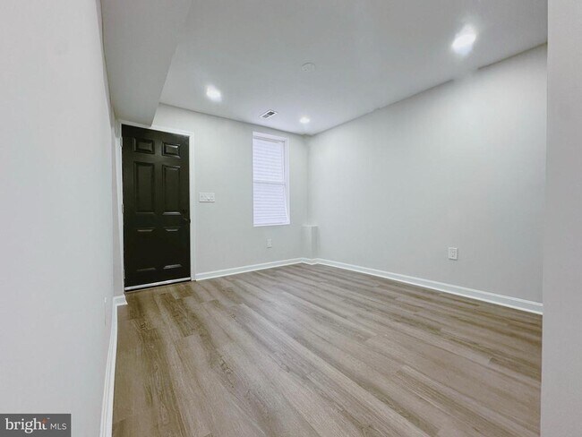 Foto del edificio - 1110 W Lombard St