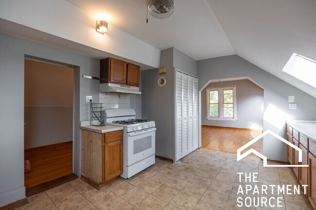 Foto del edificio - 2655 W Homer St