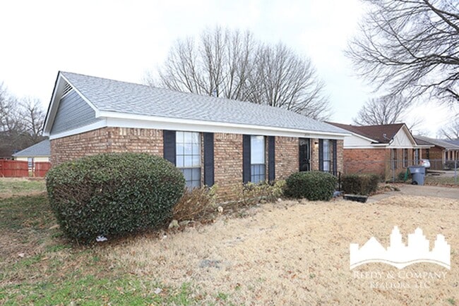 Building Photo - 2559 Wellons Ave