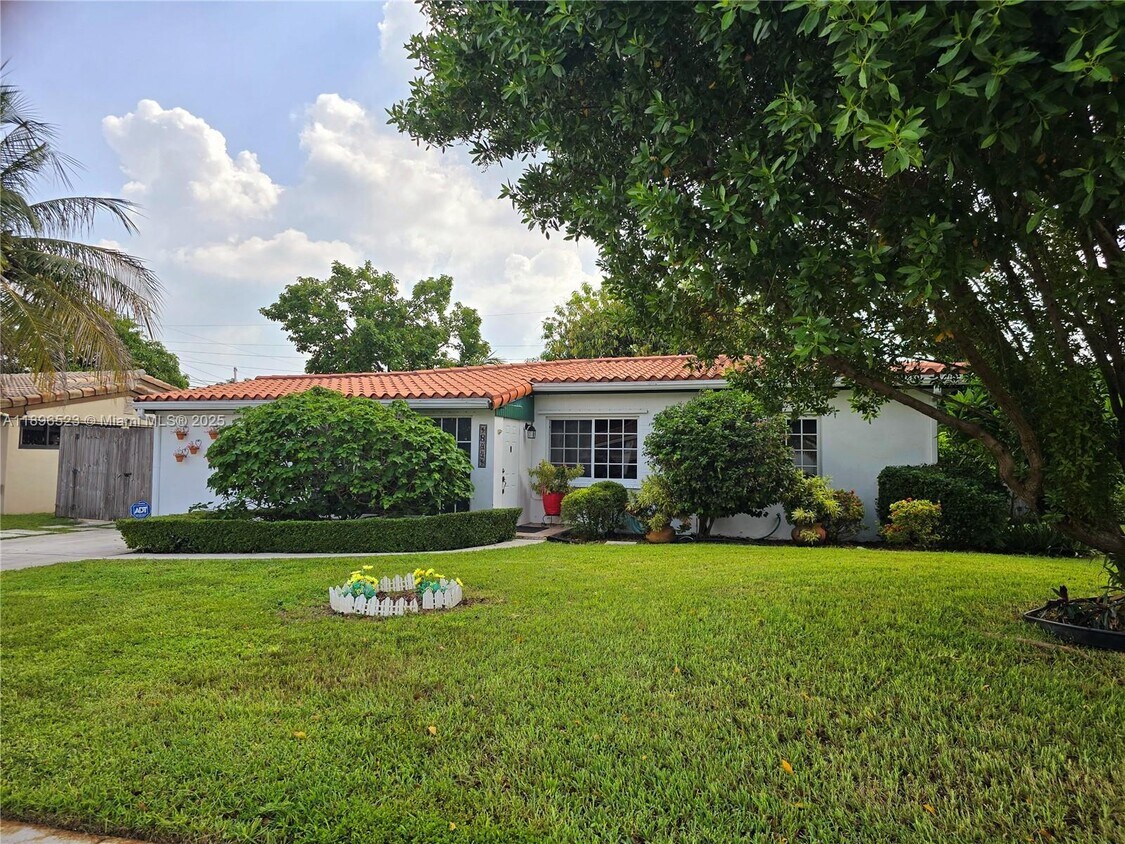 Foto principal - 18441 NE 20th Pl