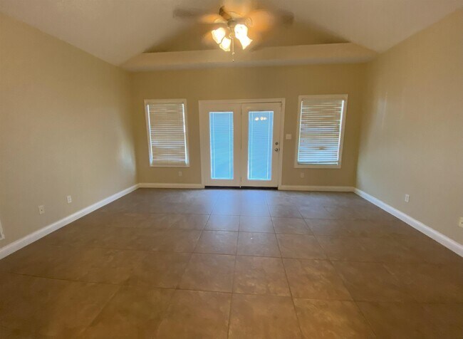 Building Photo - 4645 Sydney Ln