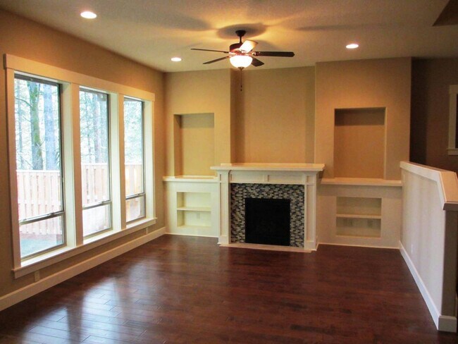 Foto del edificio - COMING SOON! 4 Bedroom Home in Wilsonville...