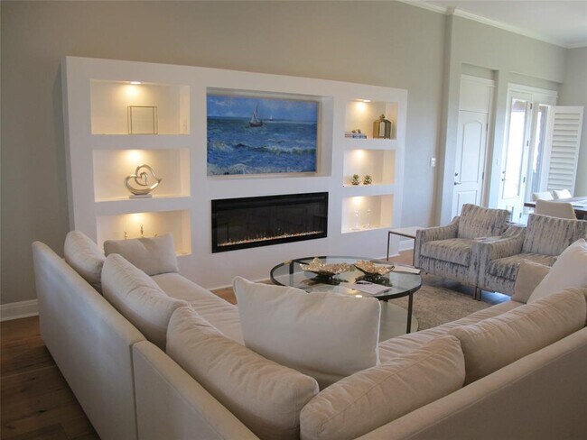 Building Photo - 13505 Golden Wave Loop