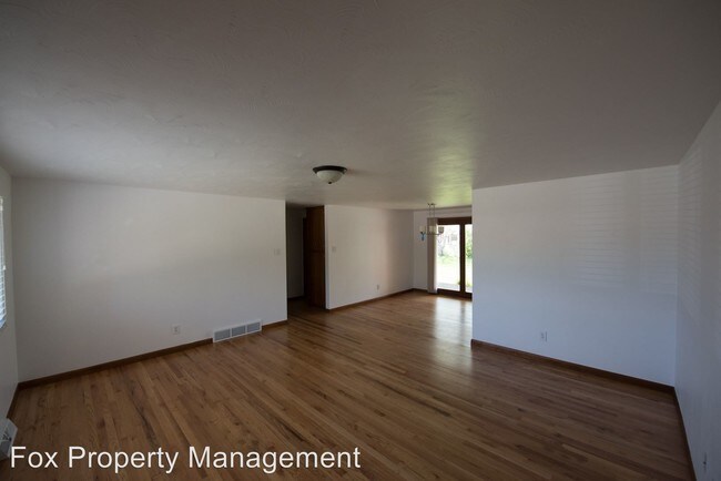 Building Photo - 4 br, 1.5 bath House - 1229 Juniper Street