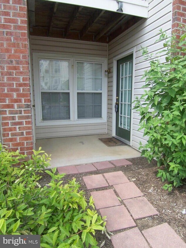2032 Hunting Ridge Dr Unit 2032, Owings Mills, MD 21117 Condo for