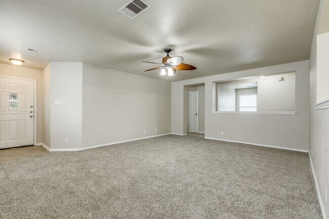 Foto del edificio - Charming 3/2/2 single-story home in highly desirable Westover Crossing