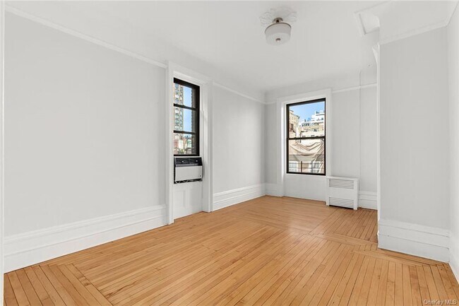 Building Photo - 26 E 81st St