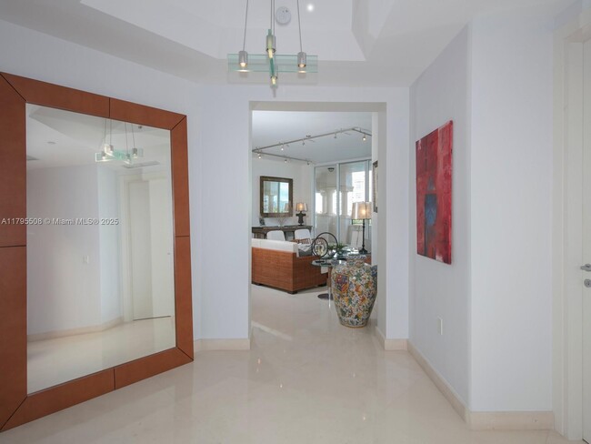 Foto del edificio - 7141 Fisher Island Dr