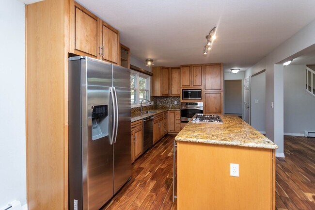 Foto del edificio - Spacious Country Retreat on 5.5 Acres | Barn, Deck & Pikes Peak View!!