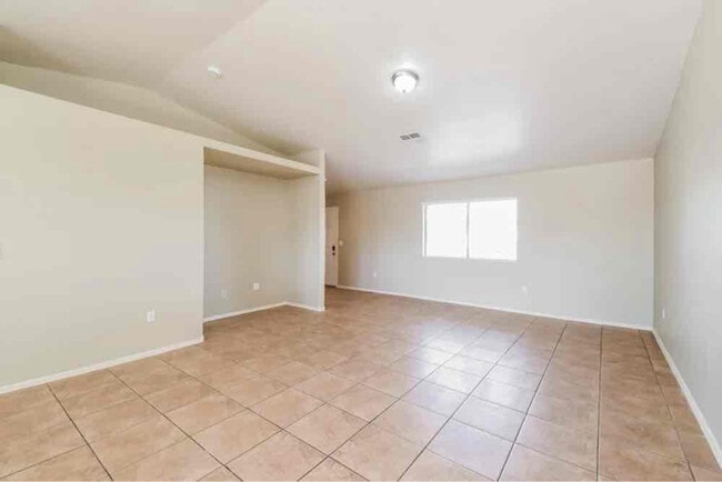 Building Photo - 5436 S 13th Ave