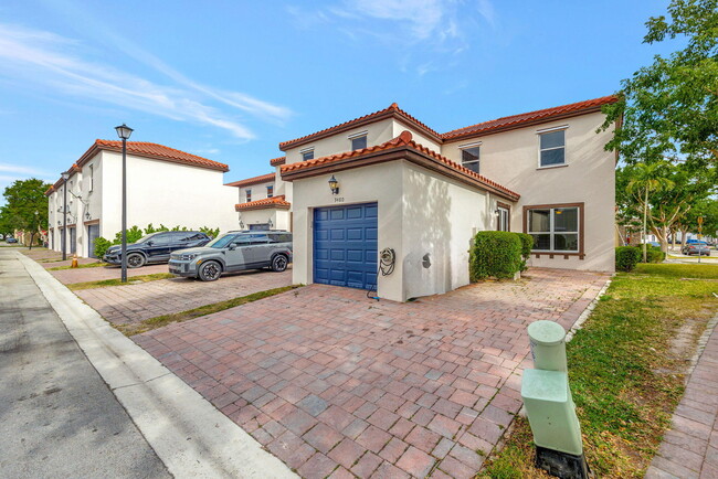 Foto del edificio - 9480 SW 171st Ct