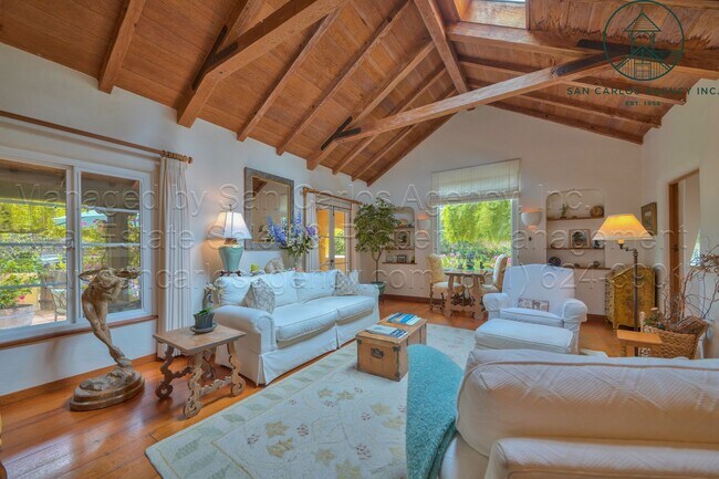 Foto del edificio - Adorable Furnished Three Bedroom Hatton Fields Home - Flexible Lease Term