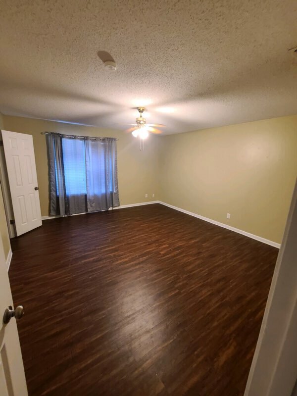 Building Photo - 212 Sherwood Dr