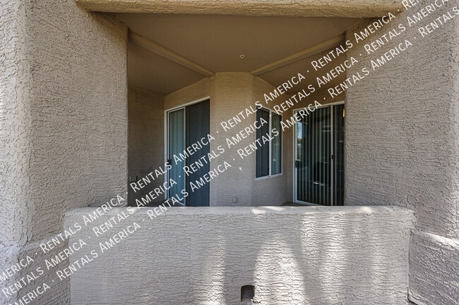 Building Photo - 2929 W Yorkshire Dr