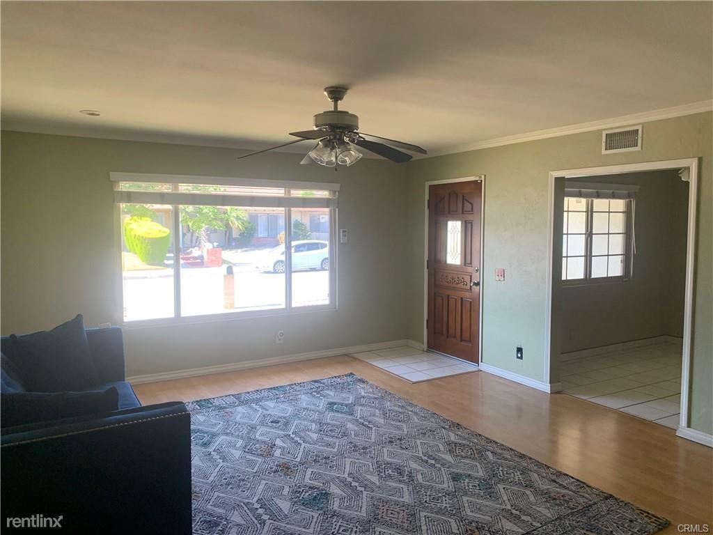 Primary Photo - 3 br, 2 bath House - 320 E Woodcroft Ave