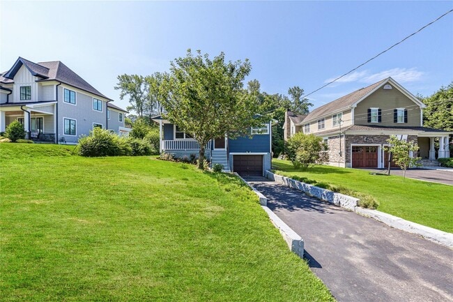 Building Photo - 125 Whittier Dr