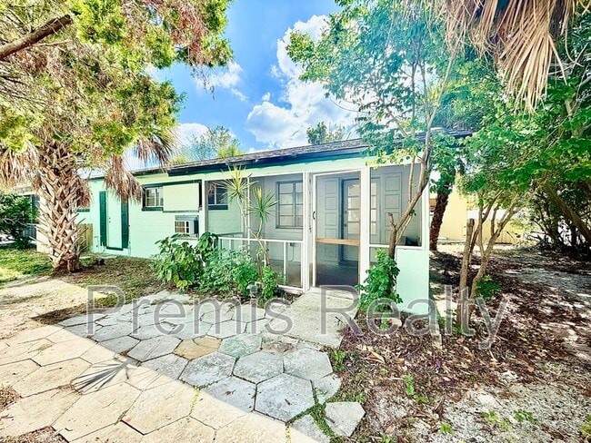 Building Photo - 7960 Boca Ciega Dr