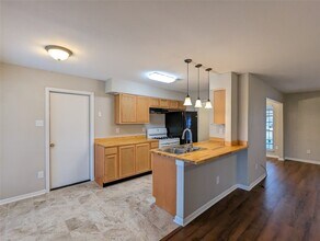 Building Photo - 8410 Rinn St