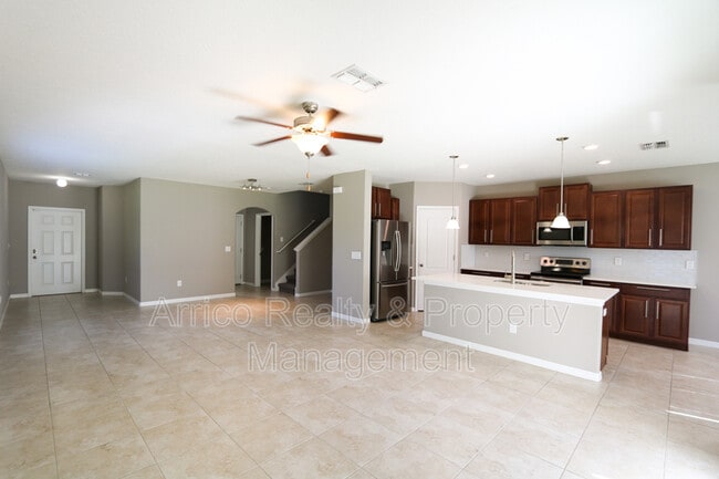 Building Photo - 11303 Villas on the Green Dr