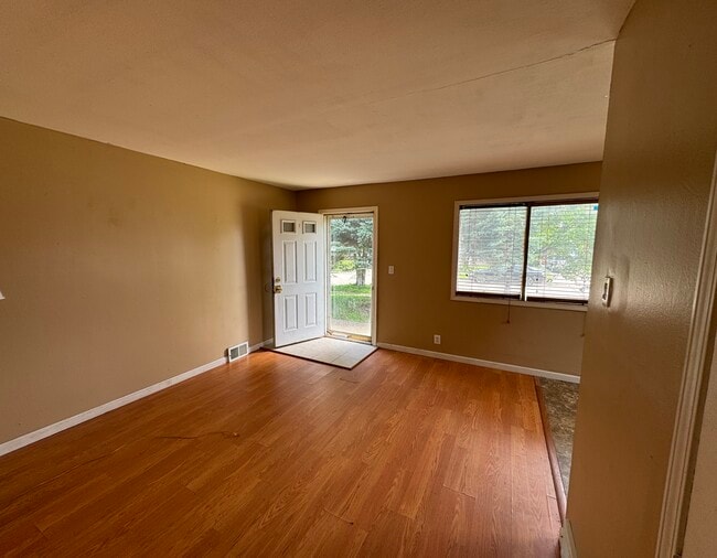 Building Photo - 2264 Stieber St