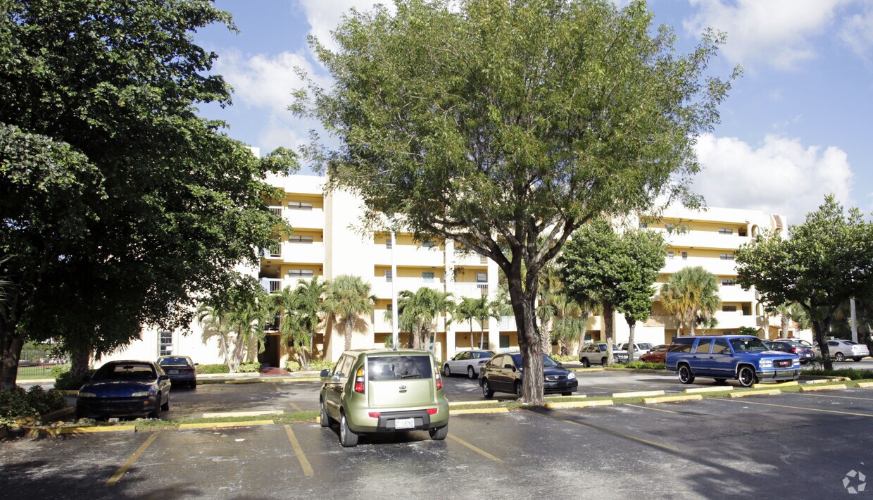 Building Photo - Blue Grotto Apartments