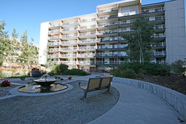 Foto del edificio - 4800 E Hale Pkwy
