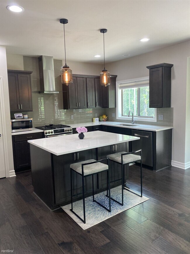 Foto del edificio - 4 br, 3.5 bath House - 1591 North Lake Dr